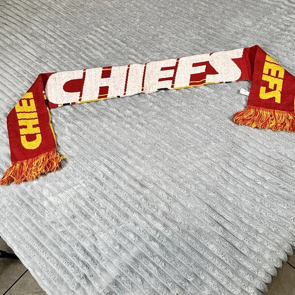 Kansas City‎ Chiefs NFL Knit Scarf Red Yellow Forever Collectibles